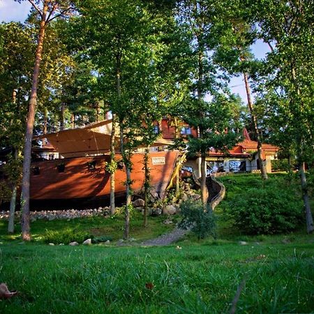 Marina Szalonego Greka Hotell Borne Sulinowo Exteriör bild